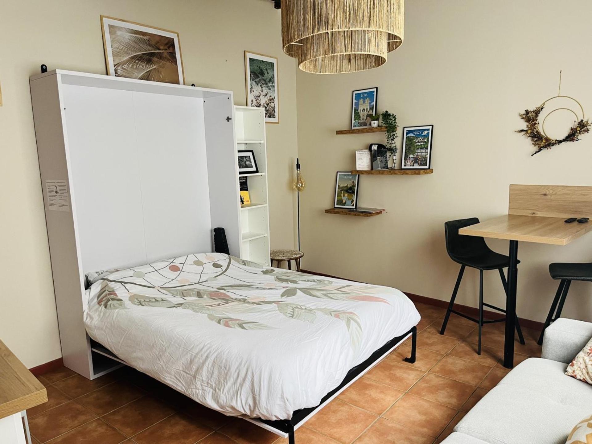 Logement, Plein Centre Du Village De Verzy Экстерьер фото