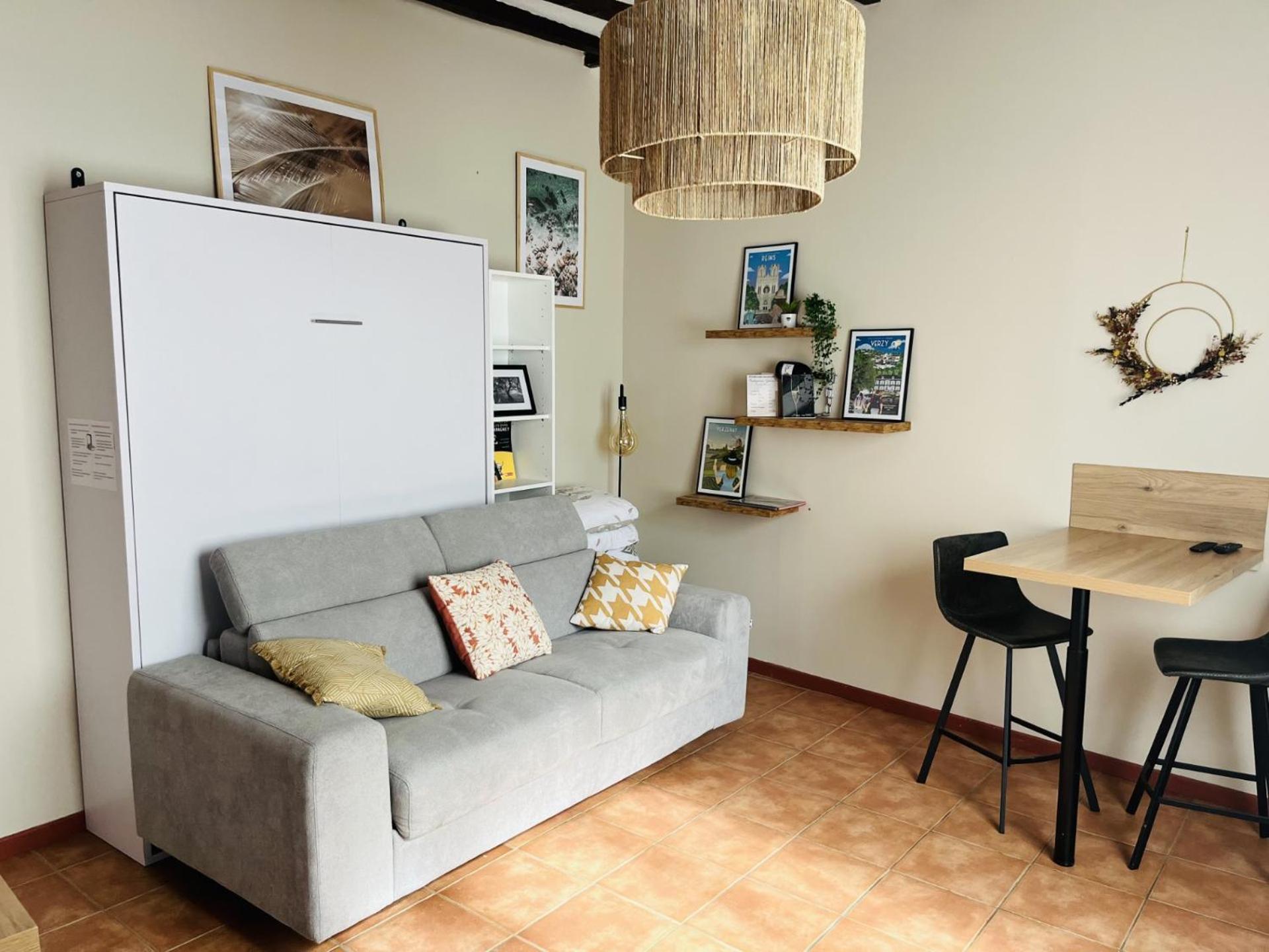 Logement, Plein Centre Du Village De Verzy Экстерьер фото