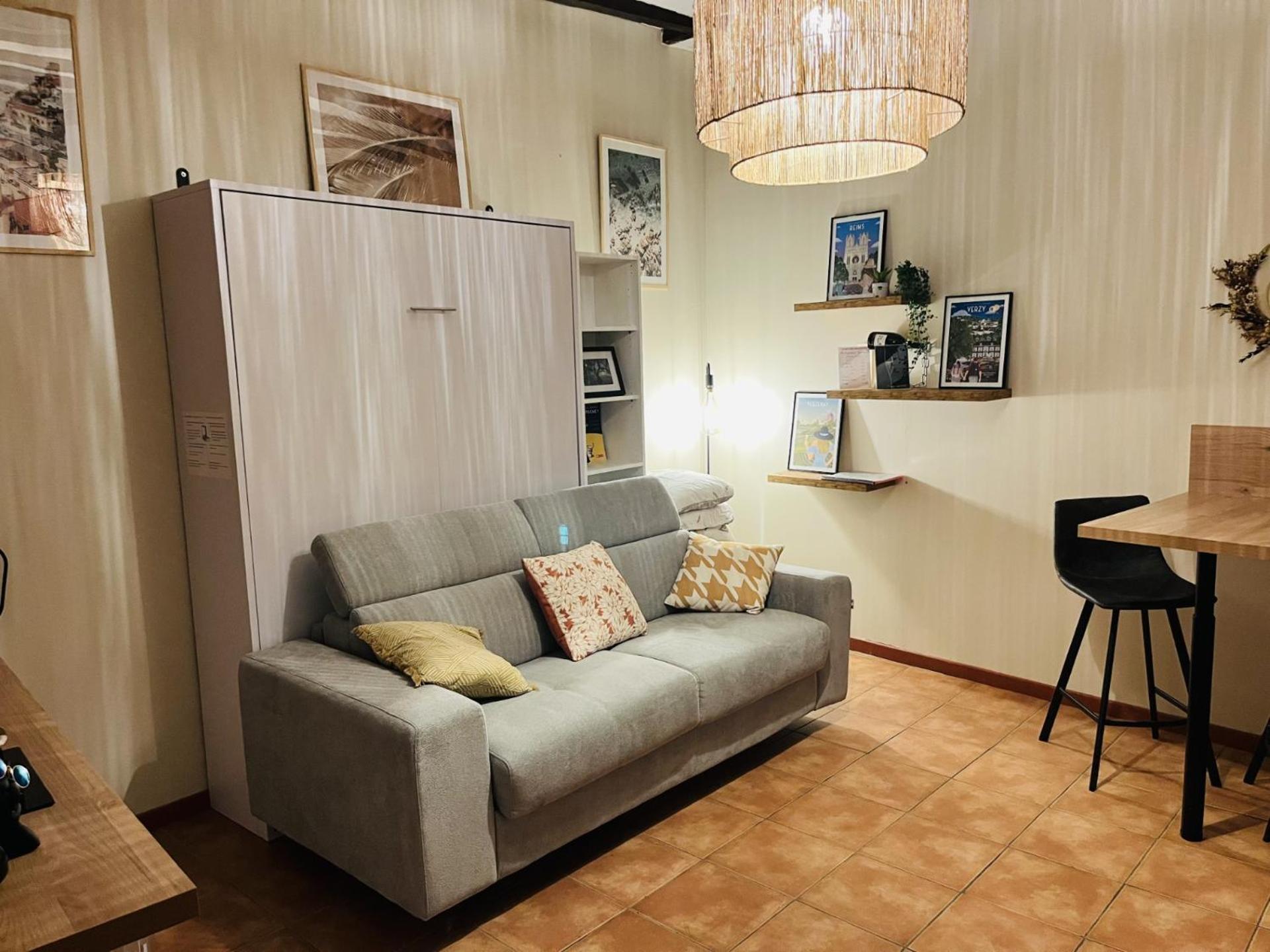 Logement, Plein Centre Du Village De Verzy Экстерьер фото