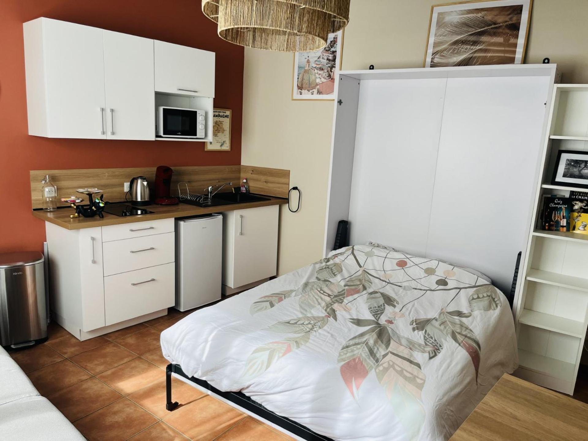 Logement, Plein Centre Du Village De Verzy Экстерьер фото